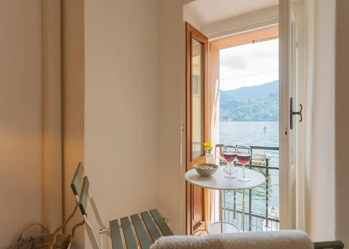 Daire Il Porticciolo By Rent Carate Urio